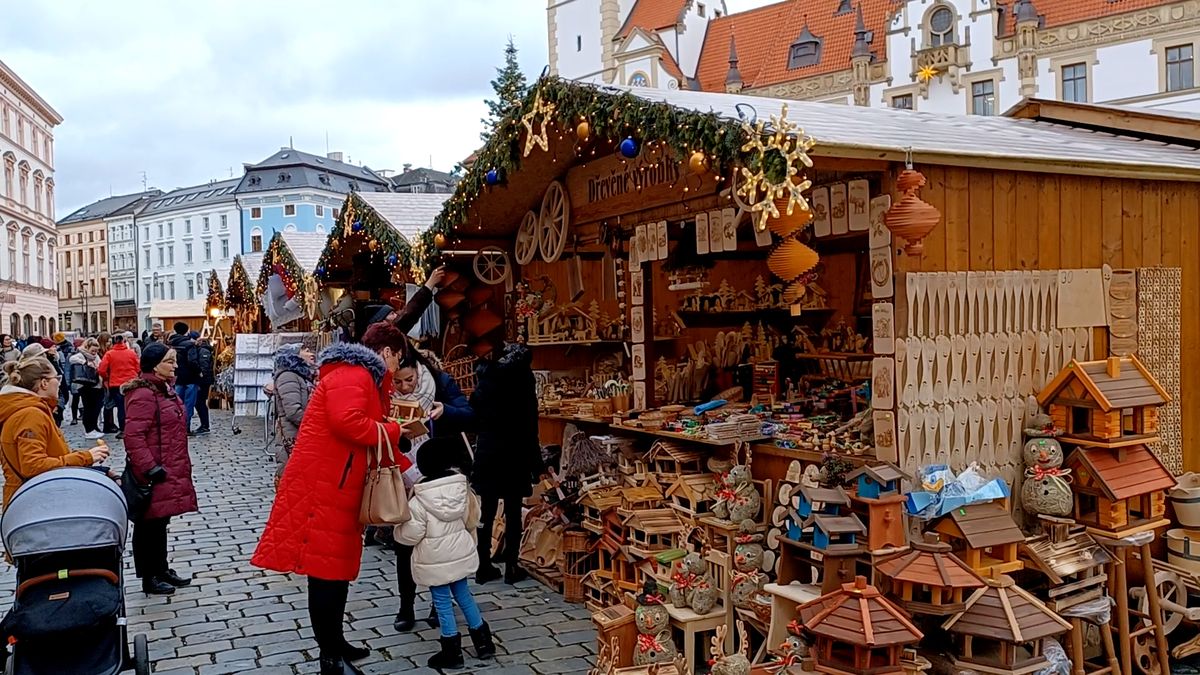Vánoční trhy v centru Olomouce zvou každou sobotu na gastro show